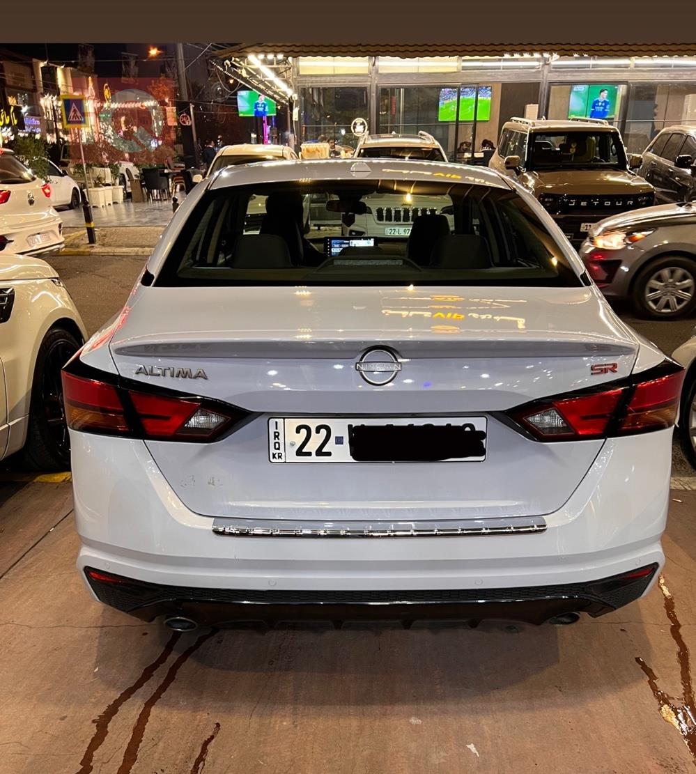 نيسان ألتيما